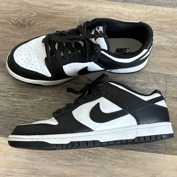 Nike Men's Panda Dunks Black and White Sneakers - Picture 3 of 11